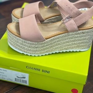 Gianni Bini Platform Sandals